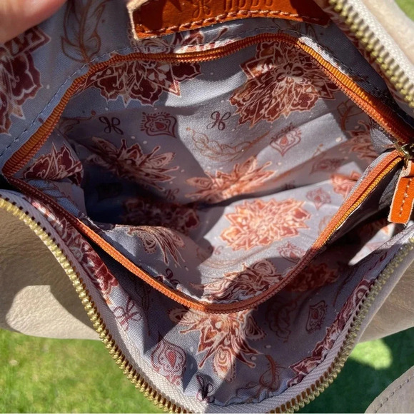 HOBO Hark Convertible Shoulder Bag inPebble - Picture 15 of 16